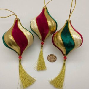 gold-rot-grunes-handgemachtes-weihnachtskugel-set-mit-3-eiszapfen-aus-samt